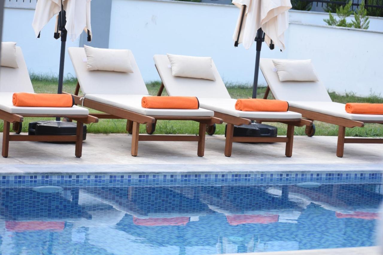 Villa Amy Villas *